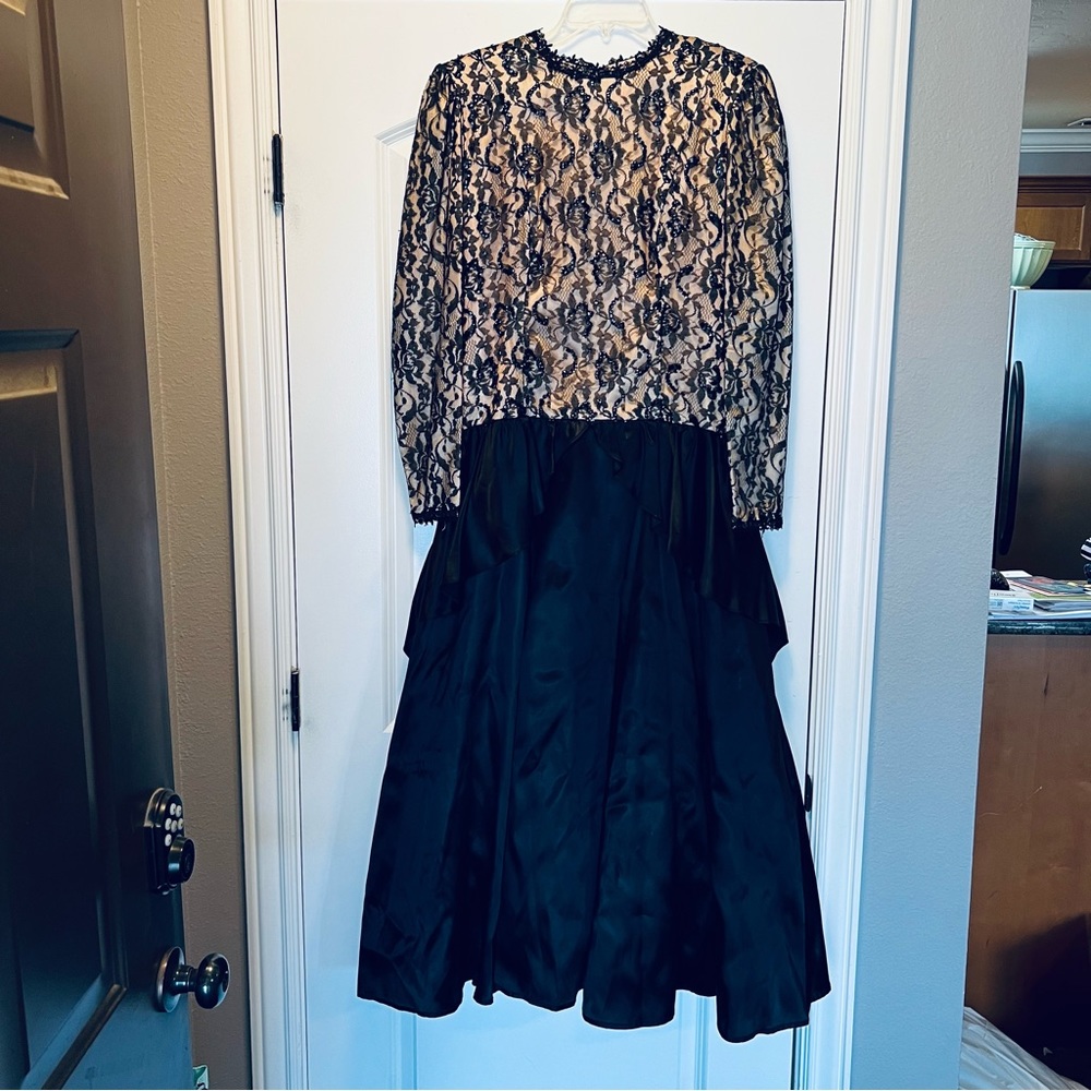 Vintage 1980 Scott McClintock Gown Gold w black lace/sequin overlay satin skirt.